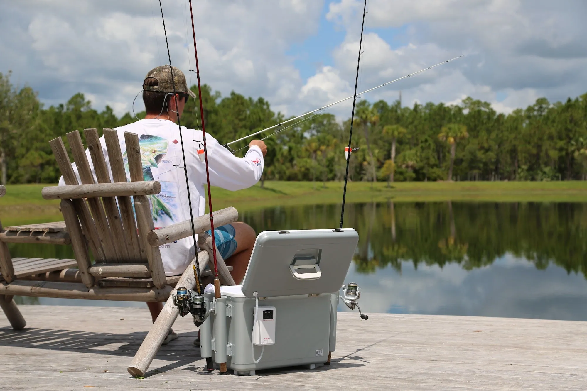 Engel 30Qt Live bait Pro Cooler with AP4 XL Rechargeable Aerator, Rod Holders & Stainless Hardware