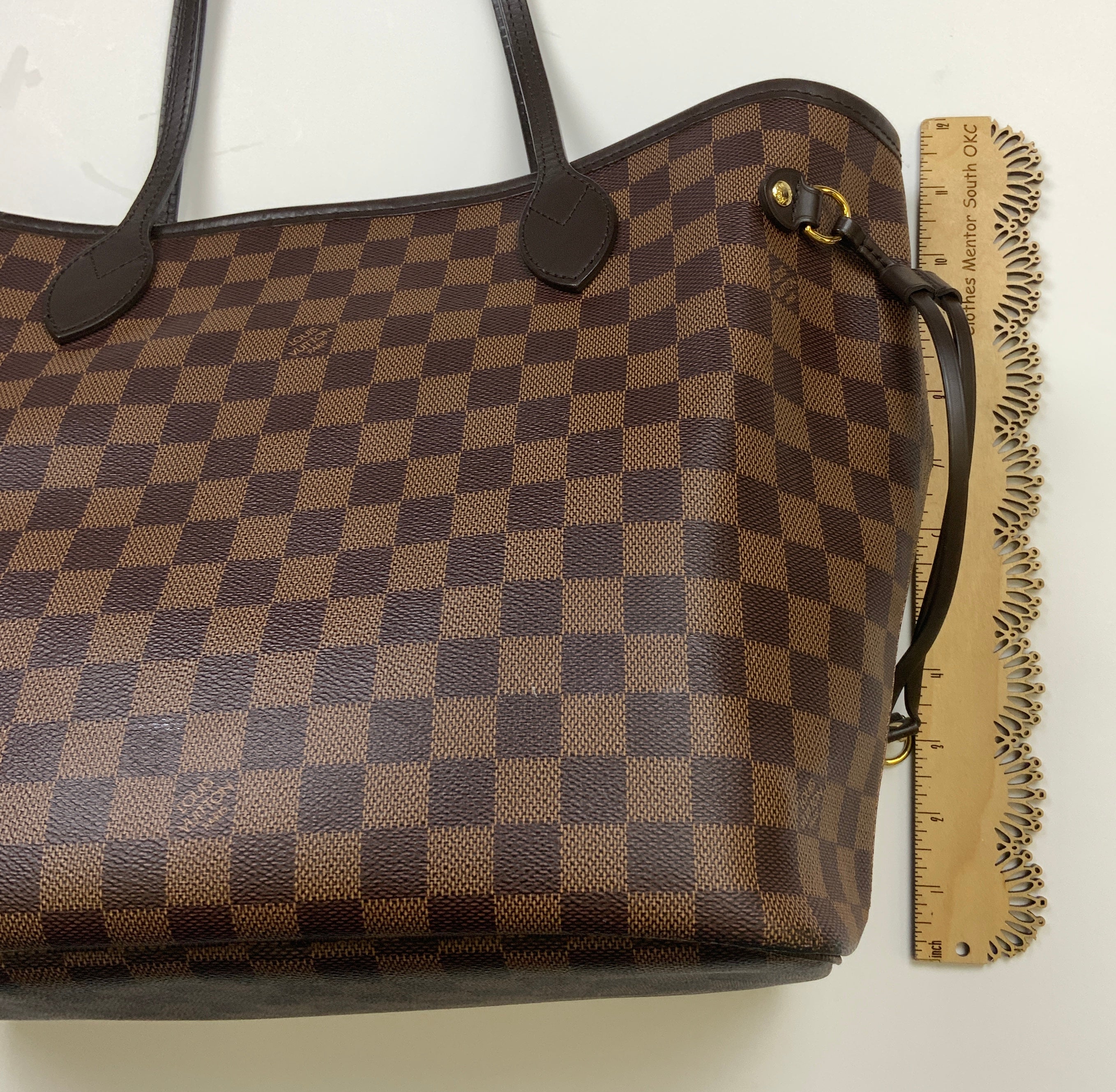 Handbag Designer By Louis Vuitton  Size: Large