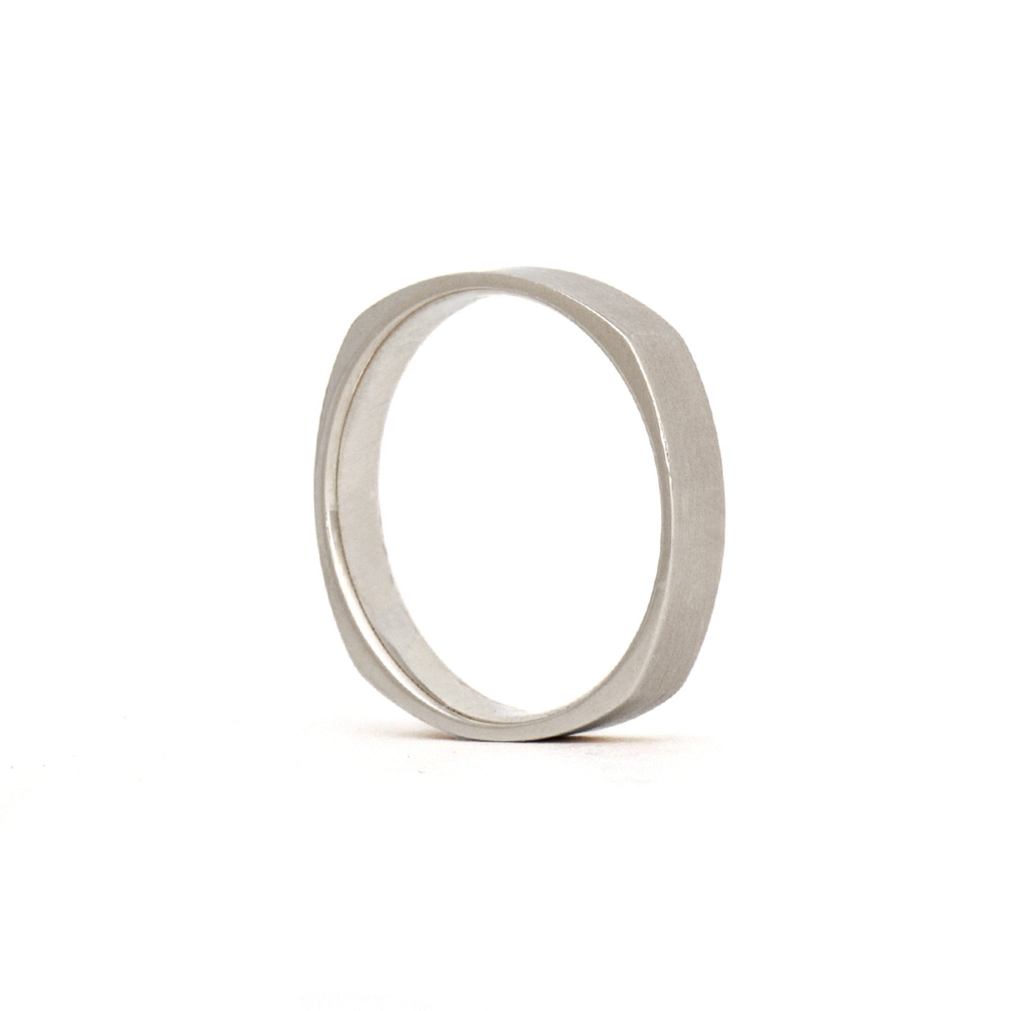 Square 4mm Hammered Band